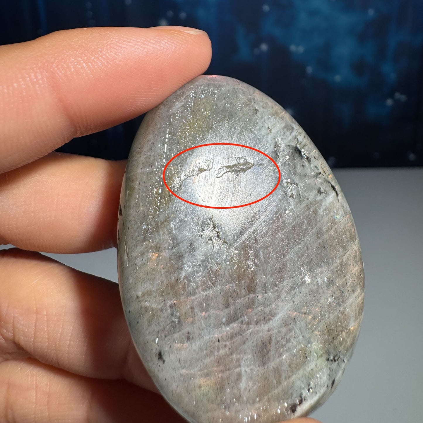 Labradorite palm stone