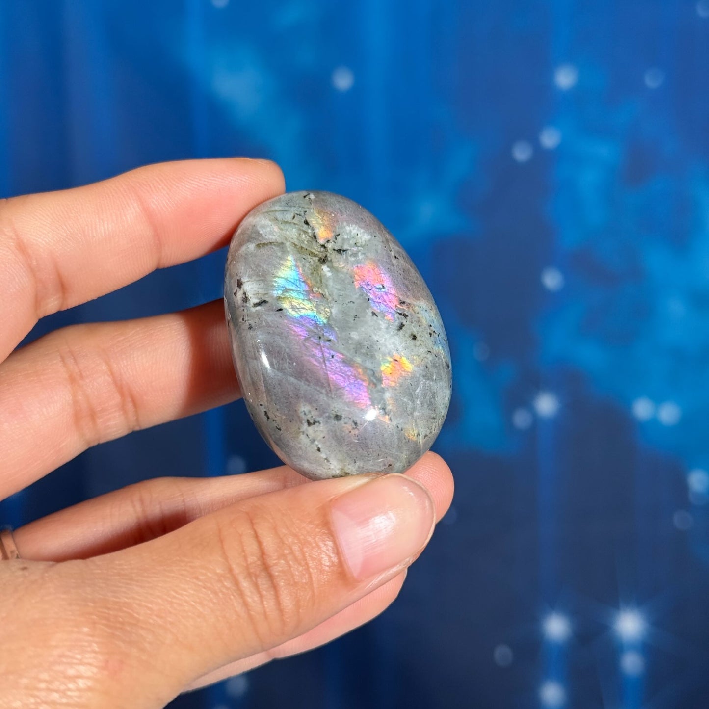 Labradorite palm stone