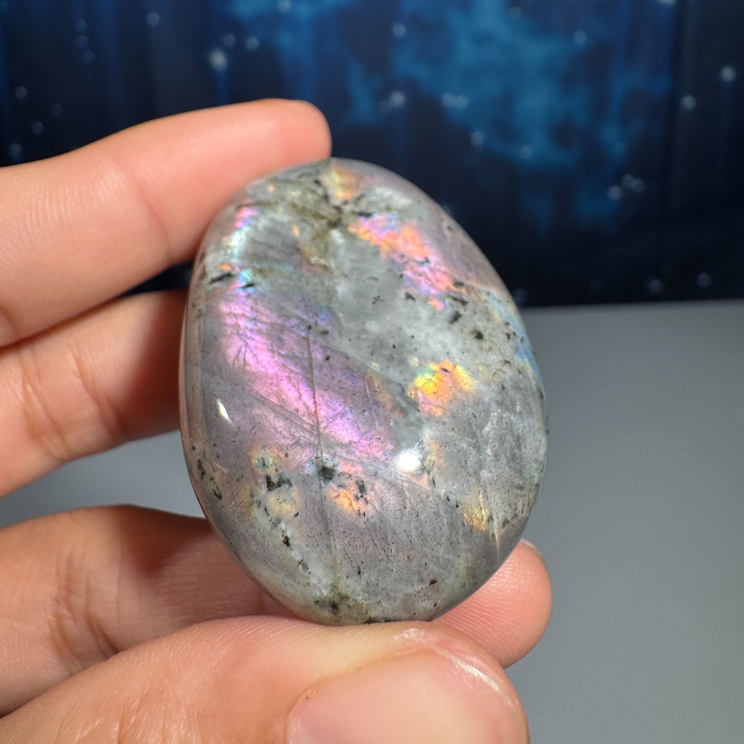 Labradorite palm stone