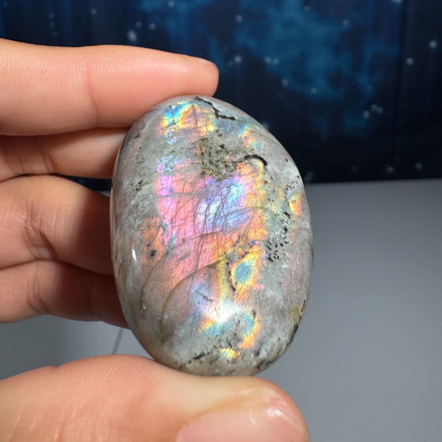 Labradorite palm stone