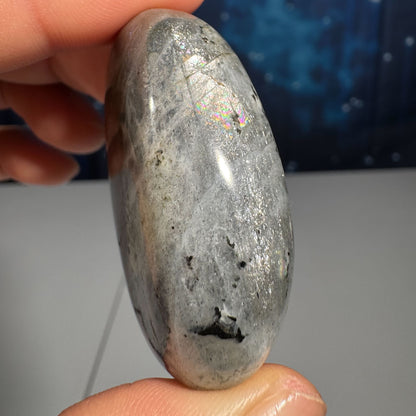 Labradorite Palm Stone – 0.045 kg