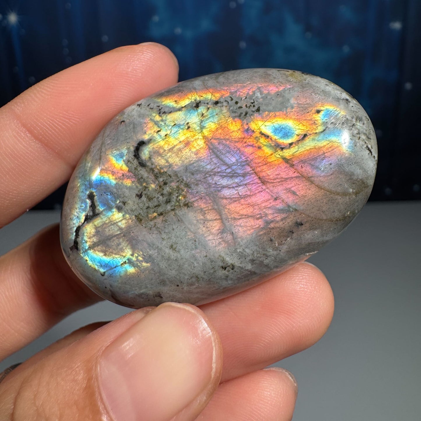 Labradorite palm stone