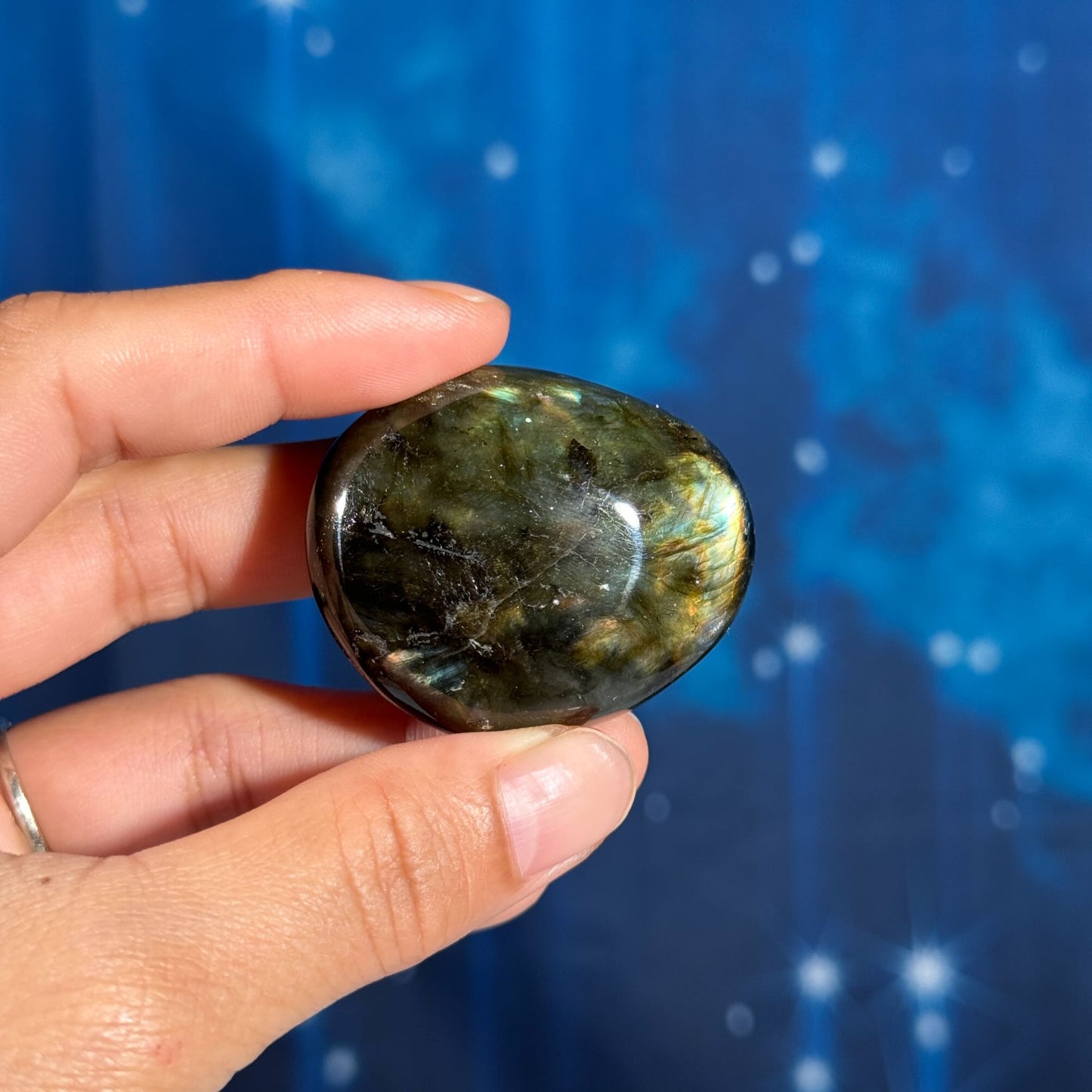 Labradorite palm stone