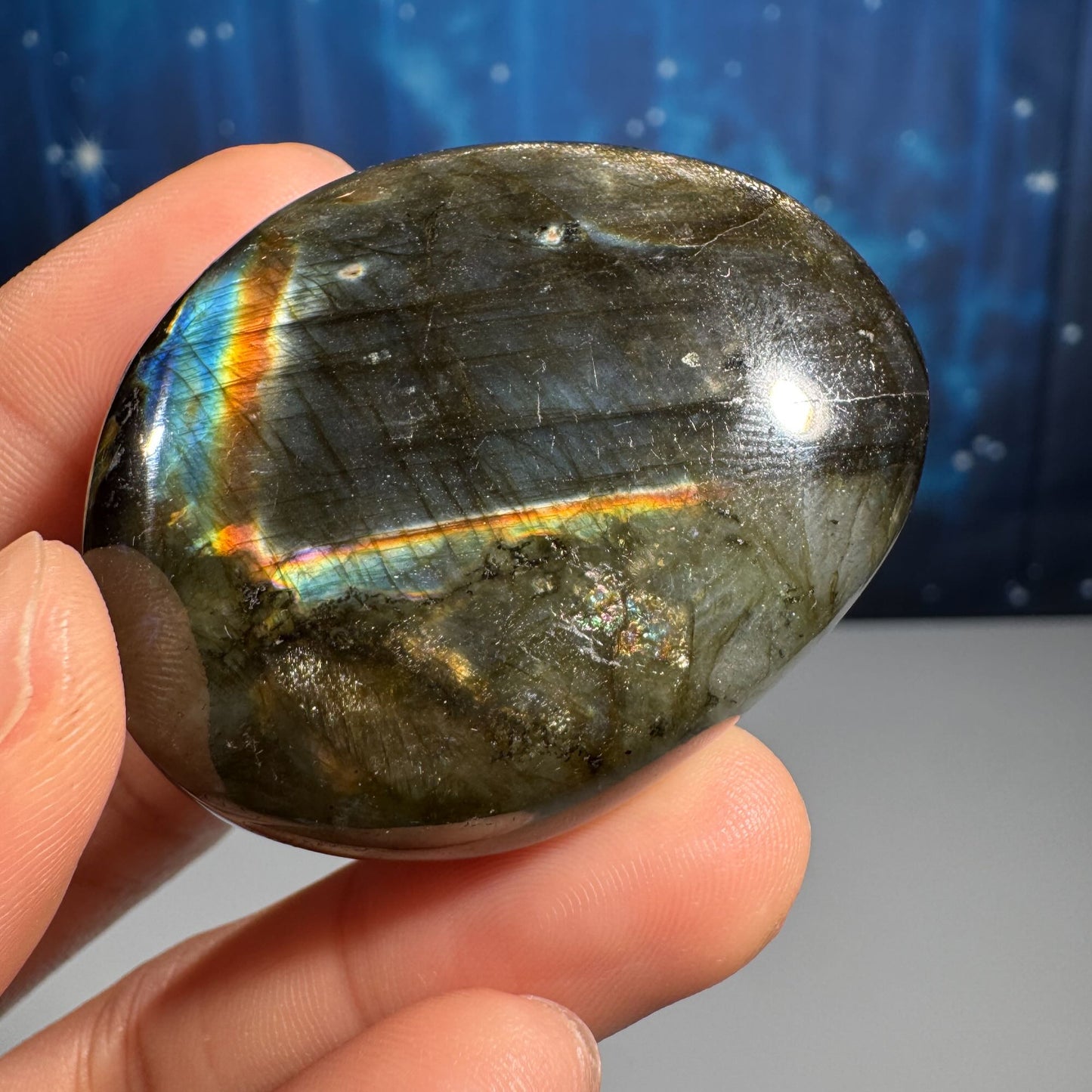 Labradorite palm stone