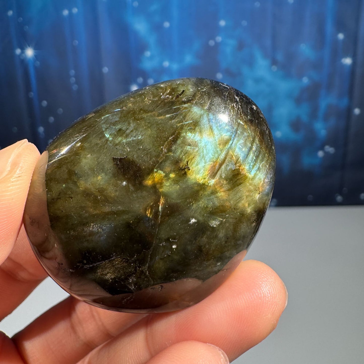 Labradorite palm stone