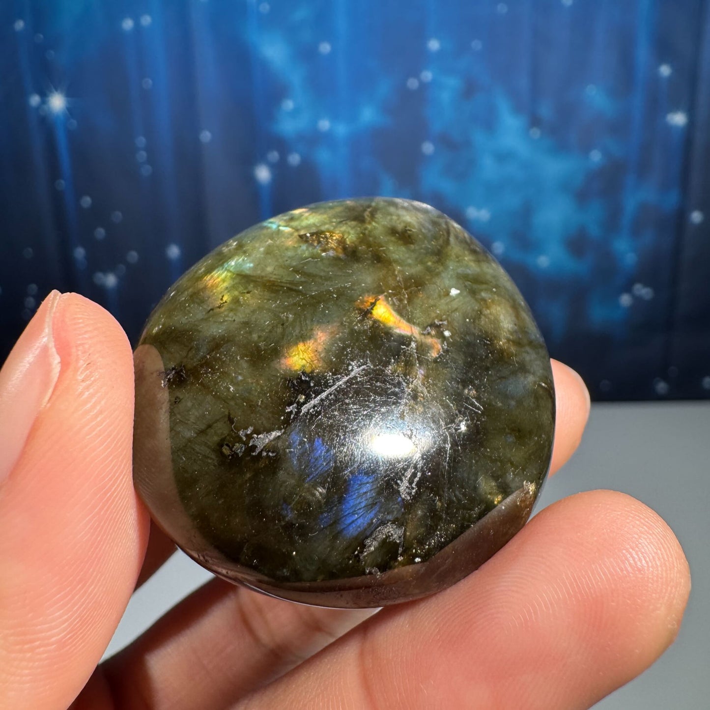 Labradorite palm stone