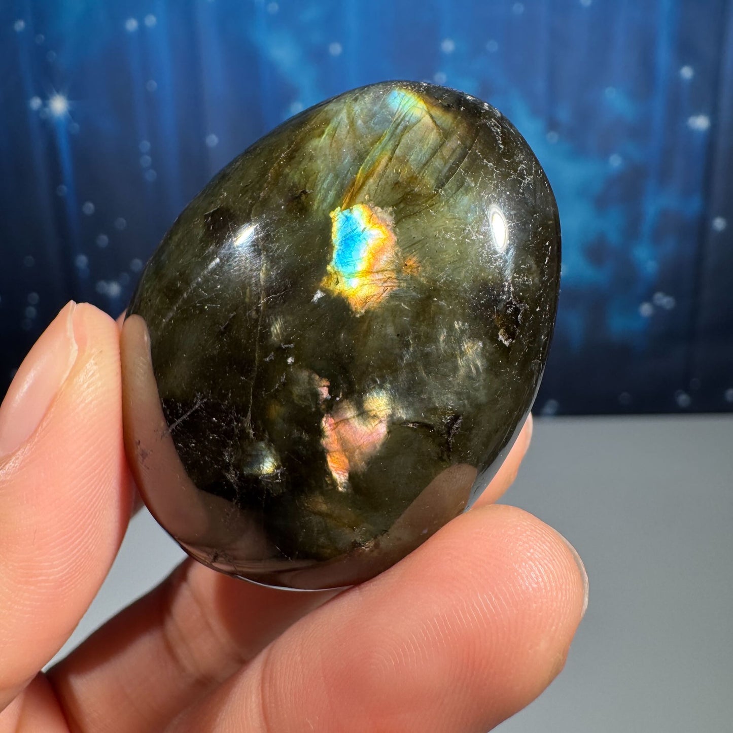 Labradorite palm stone