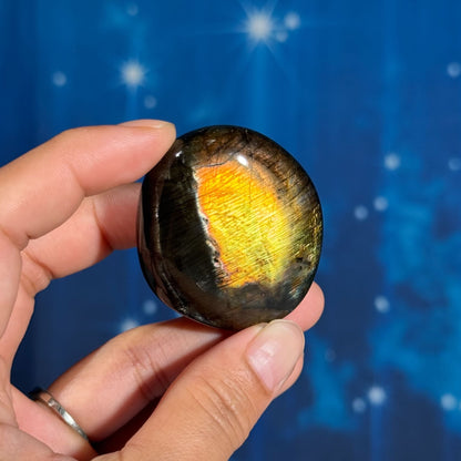 Labradorite Palm Stone – 0.051 kg