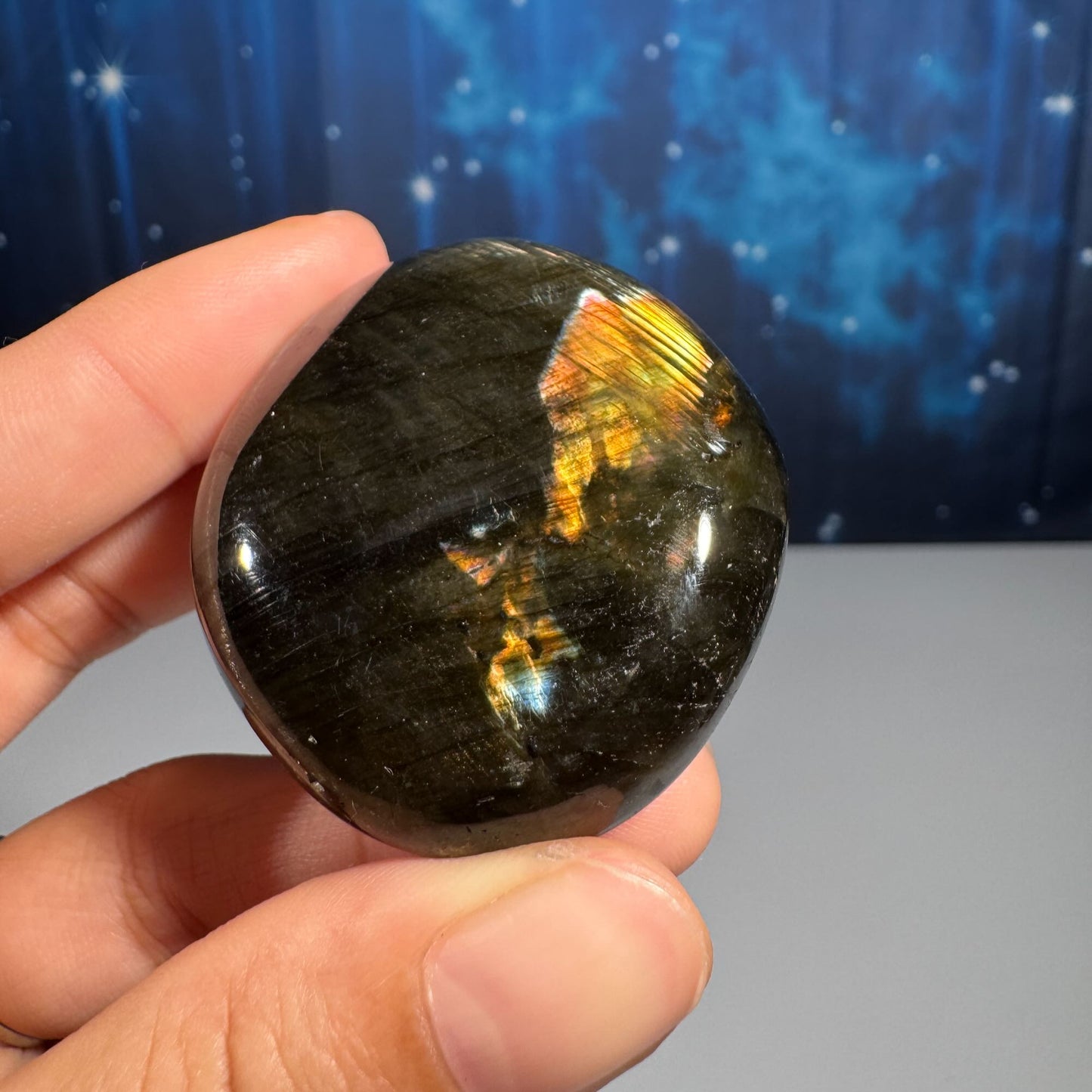 Labradorite palm stone