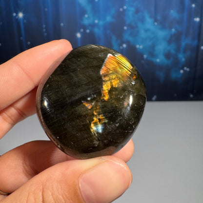 Labradorite Palm Stone – 0.051 kg