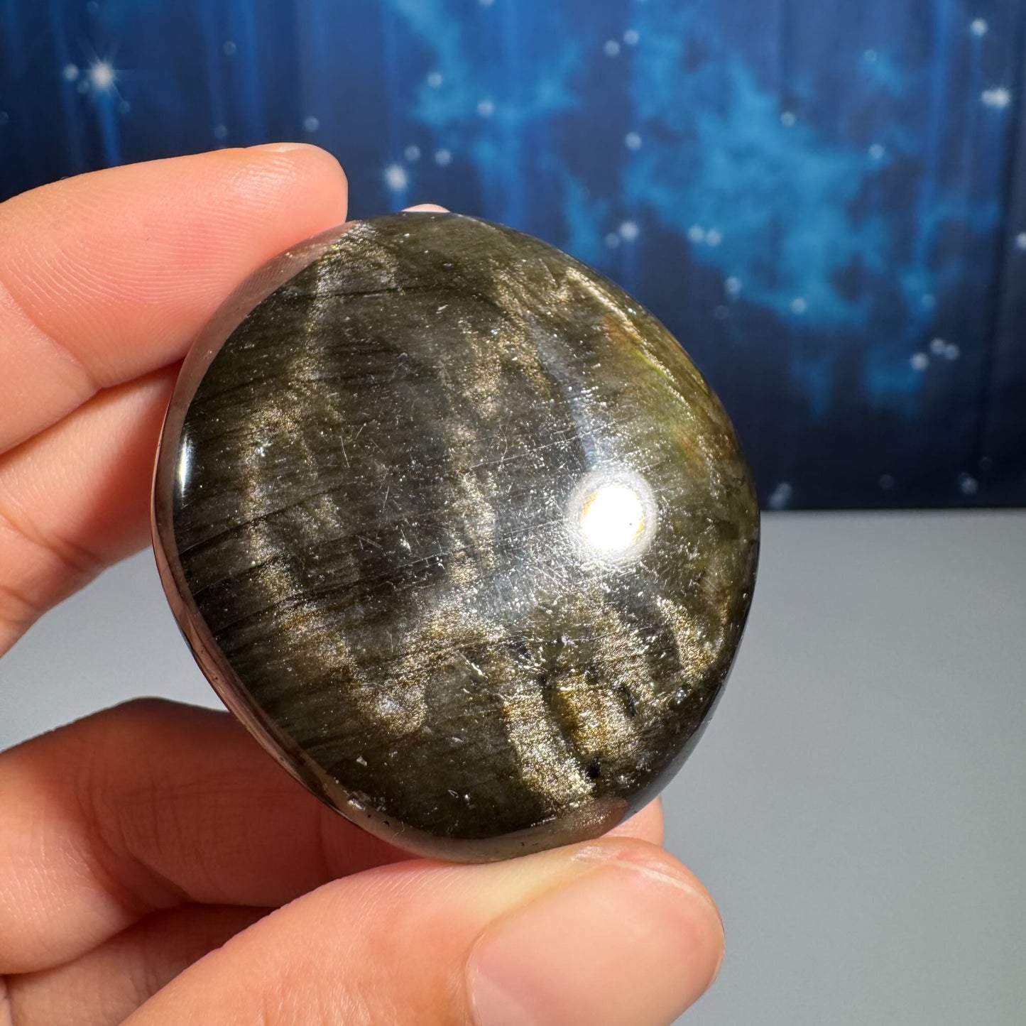 Labradorite palm stone