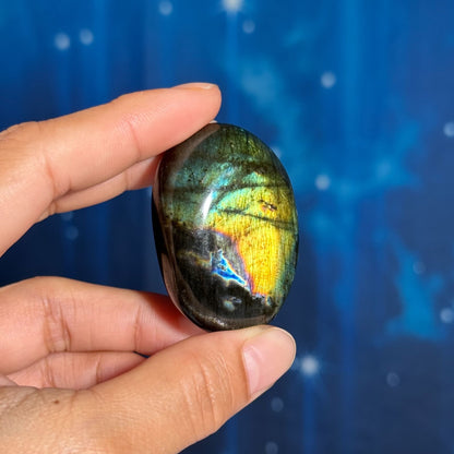 Labradorite Palm Stone – 0.057 kg