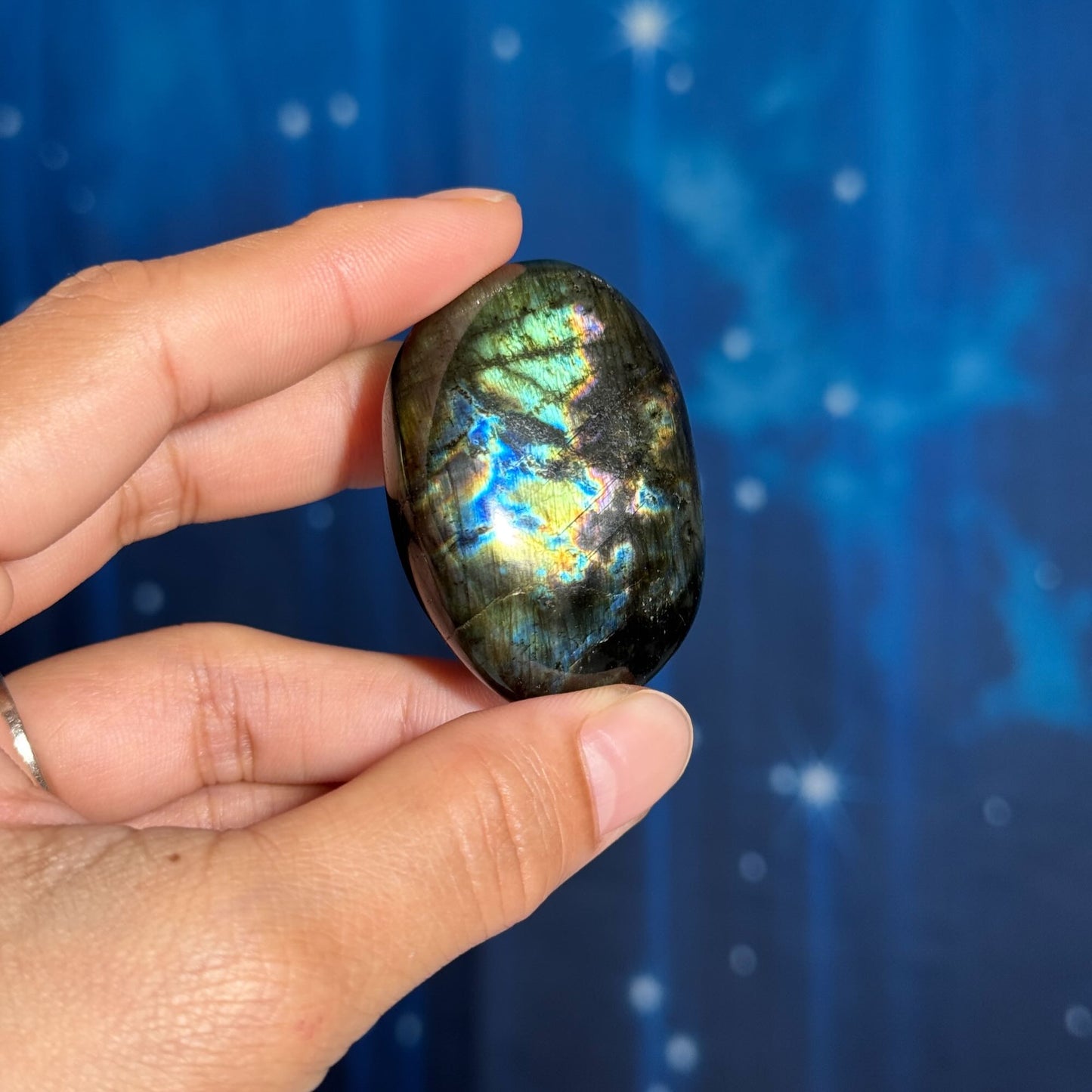 Labradorite palm stone