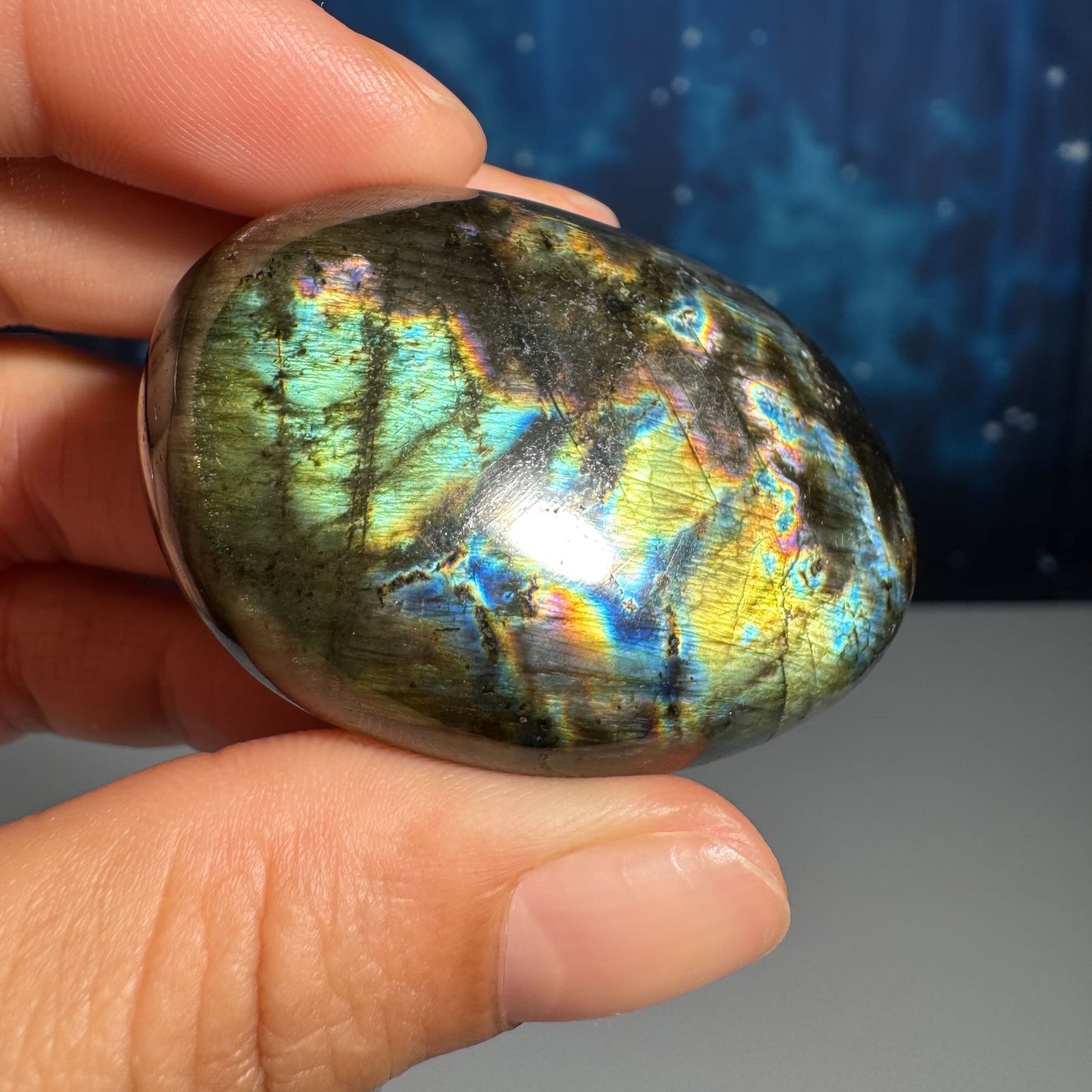 Labradorite palm stone