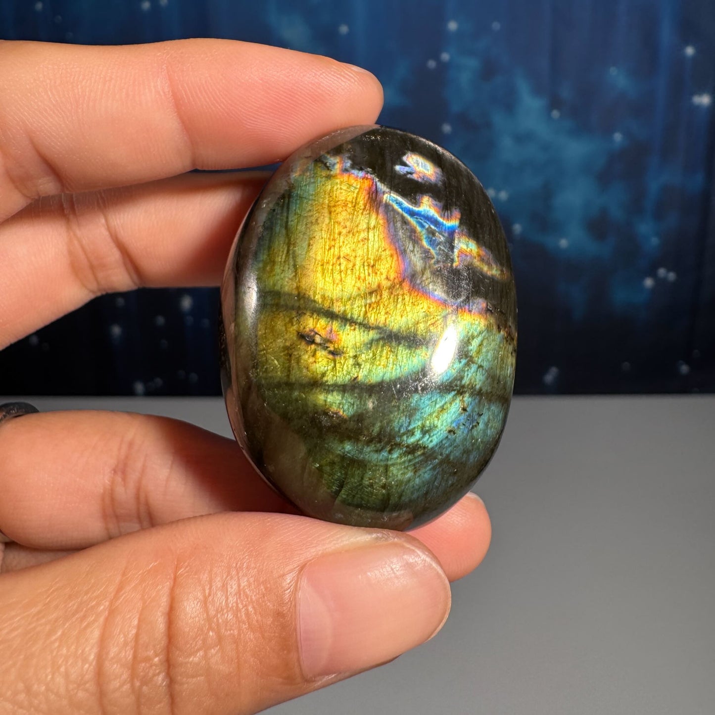 Labradorite palm stone
