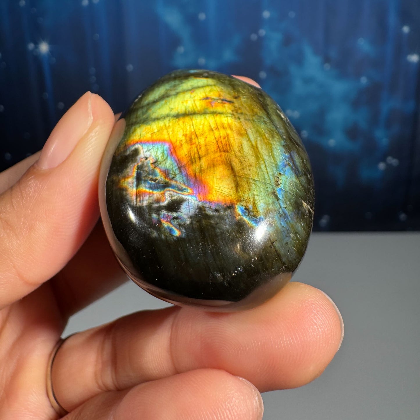 Labradorite palm stone