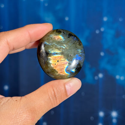 Labradorite Palm Stone – 0.060 kg