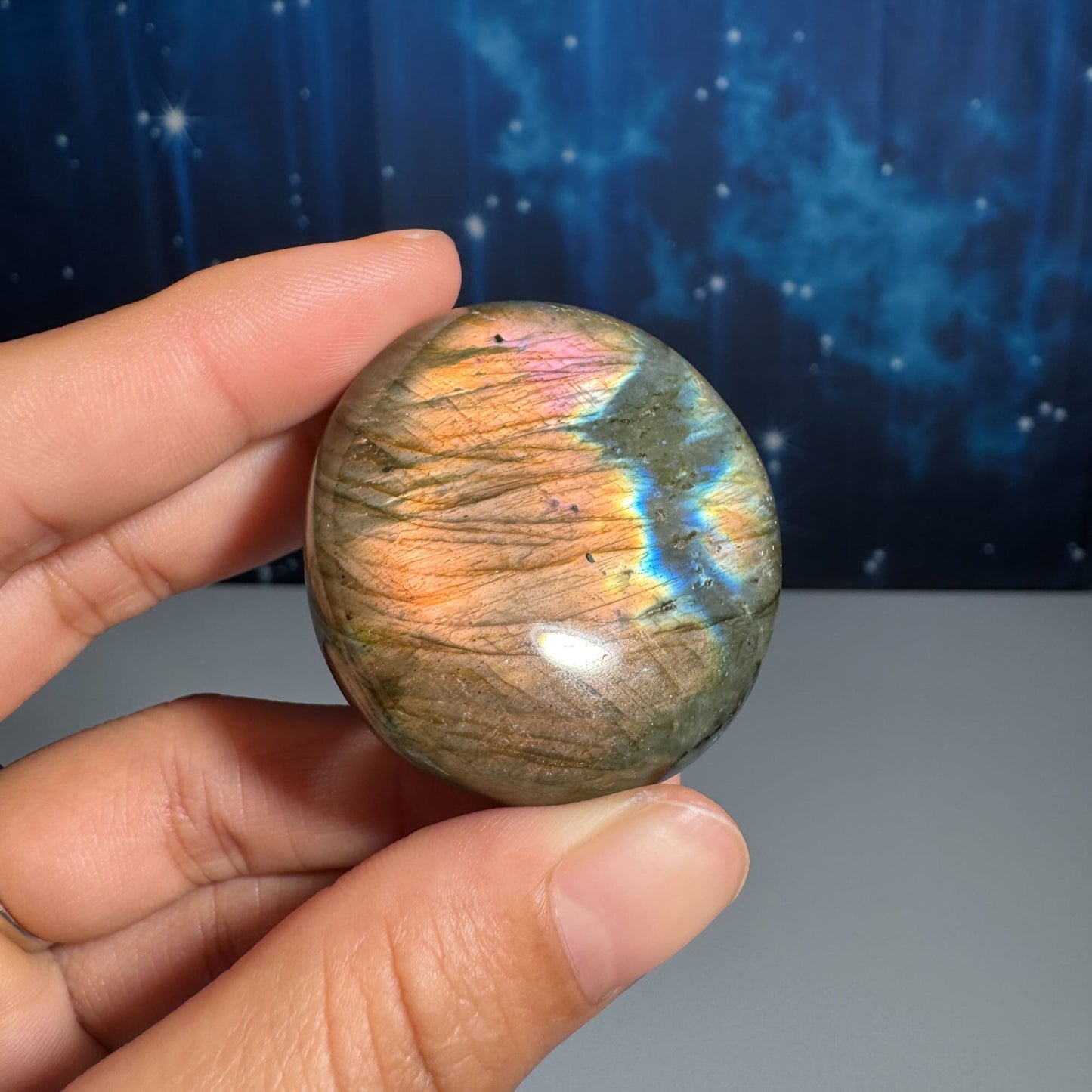 Labradorite palm stone