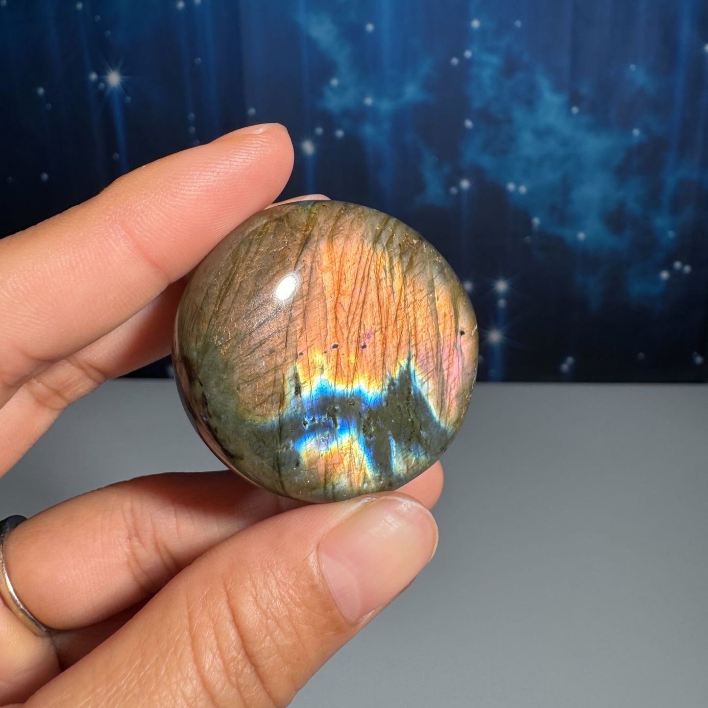 Labradorite palm stone
