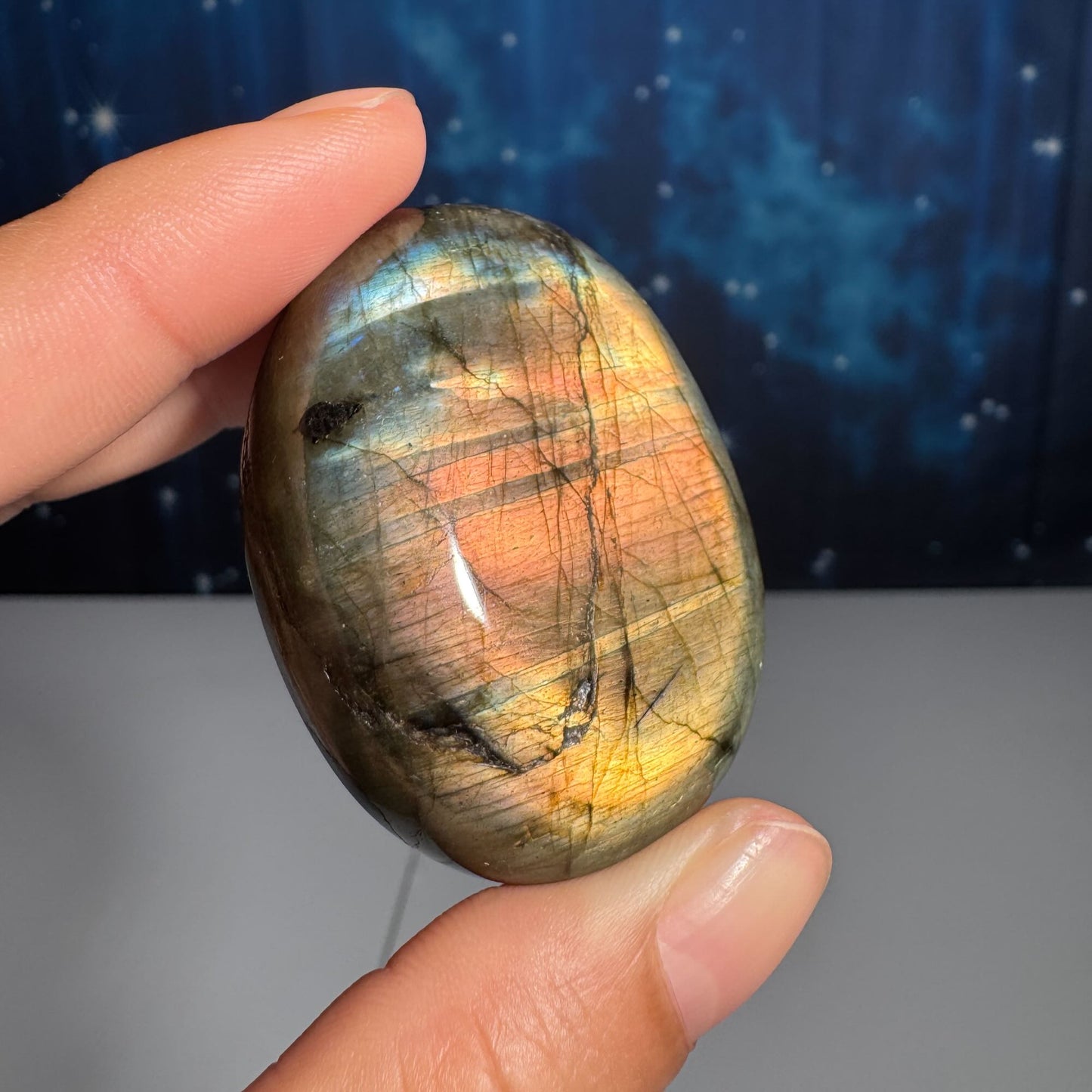 Labradorite palm stone