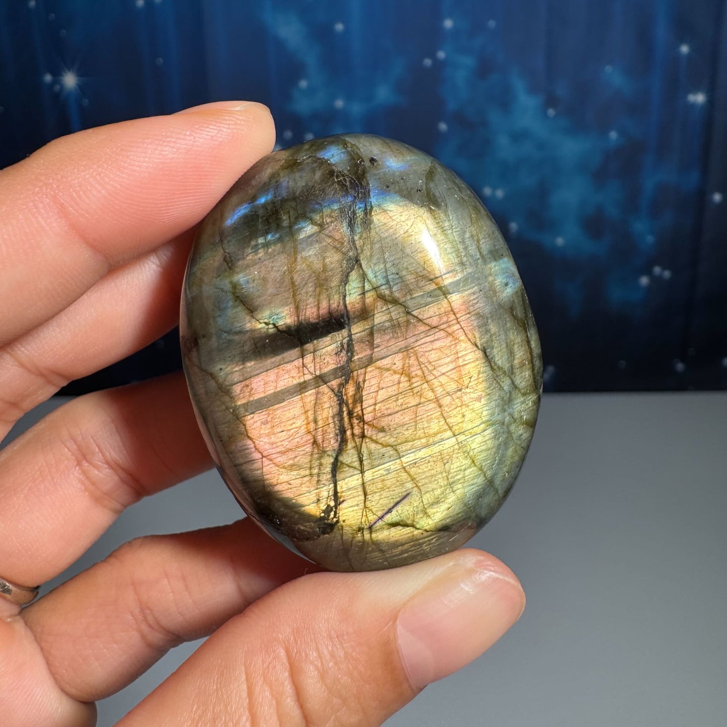 Labradorite palm stone