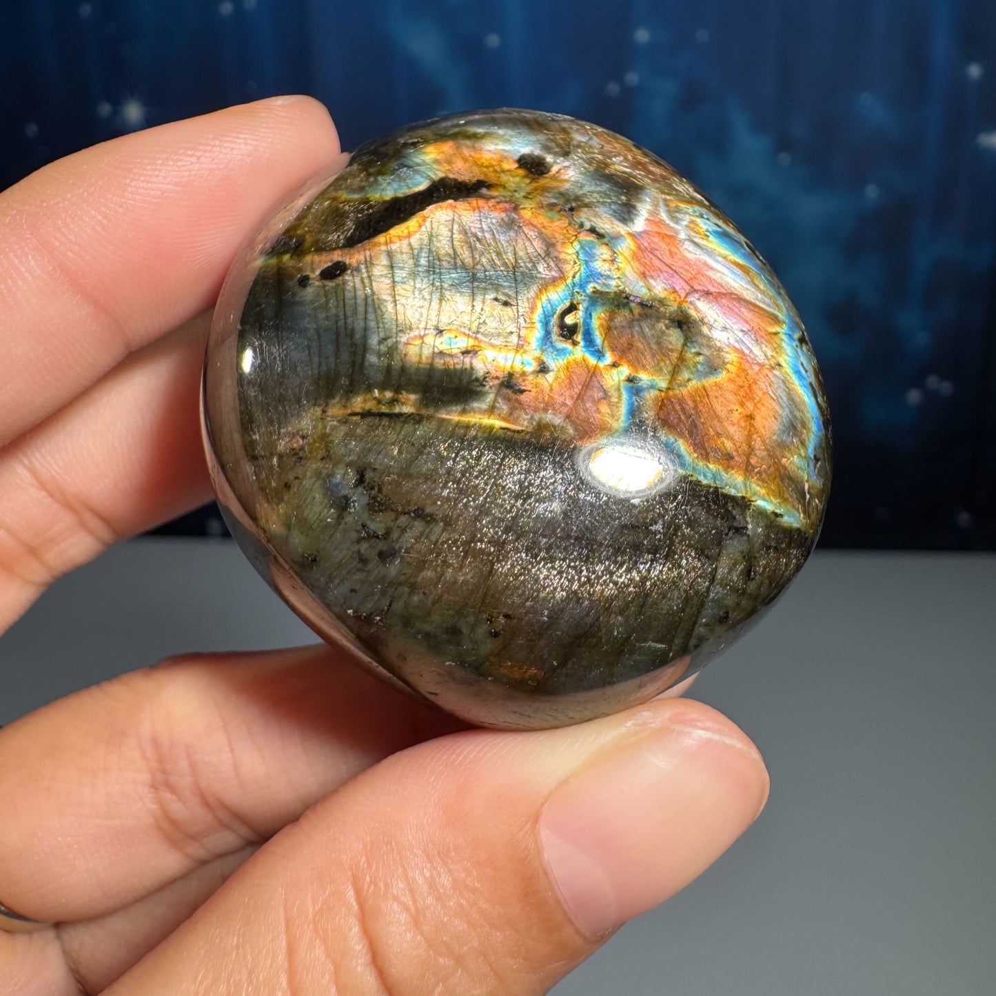 Labradorite palm stone
