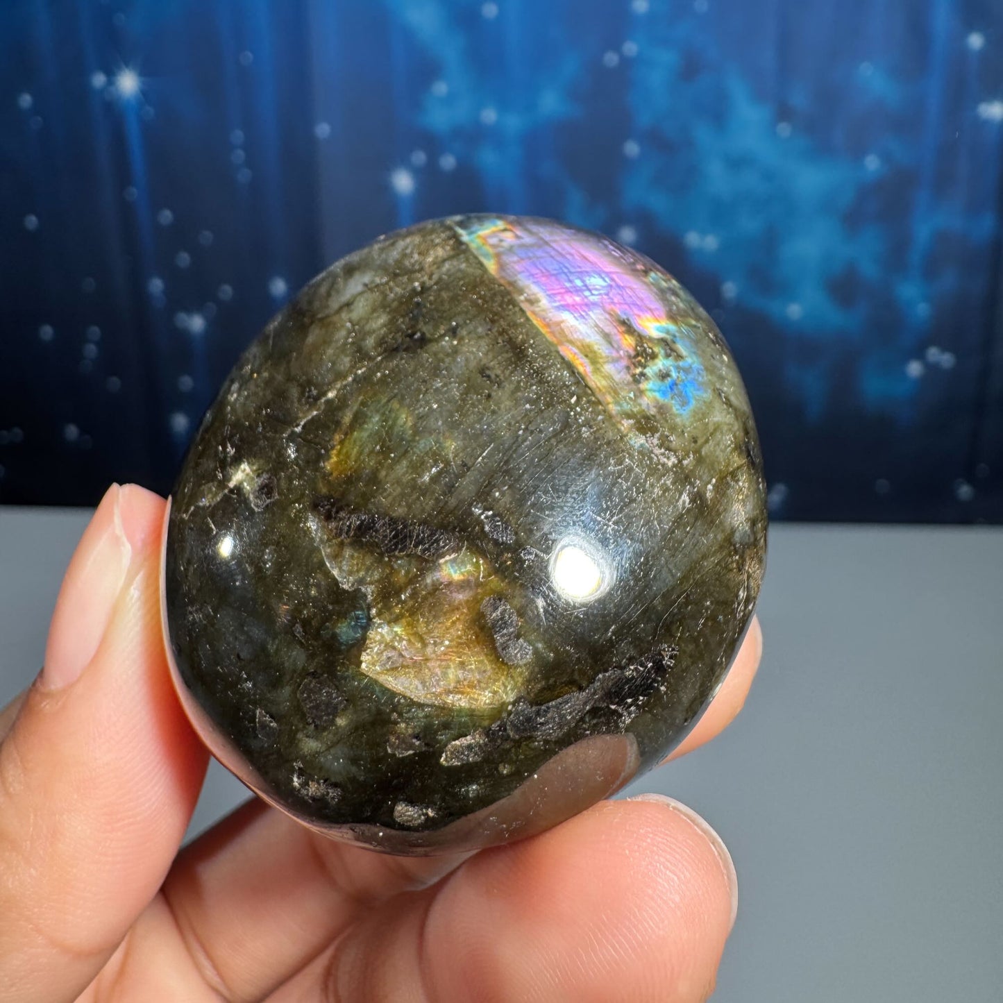 Labradorite palm stone