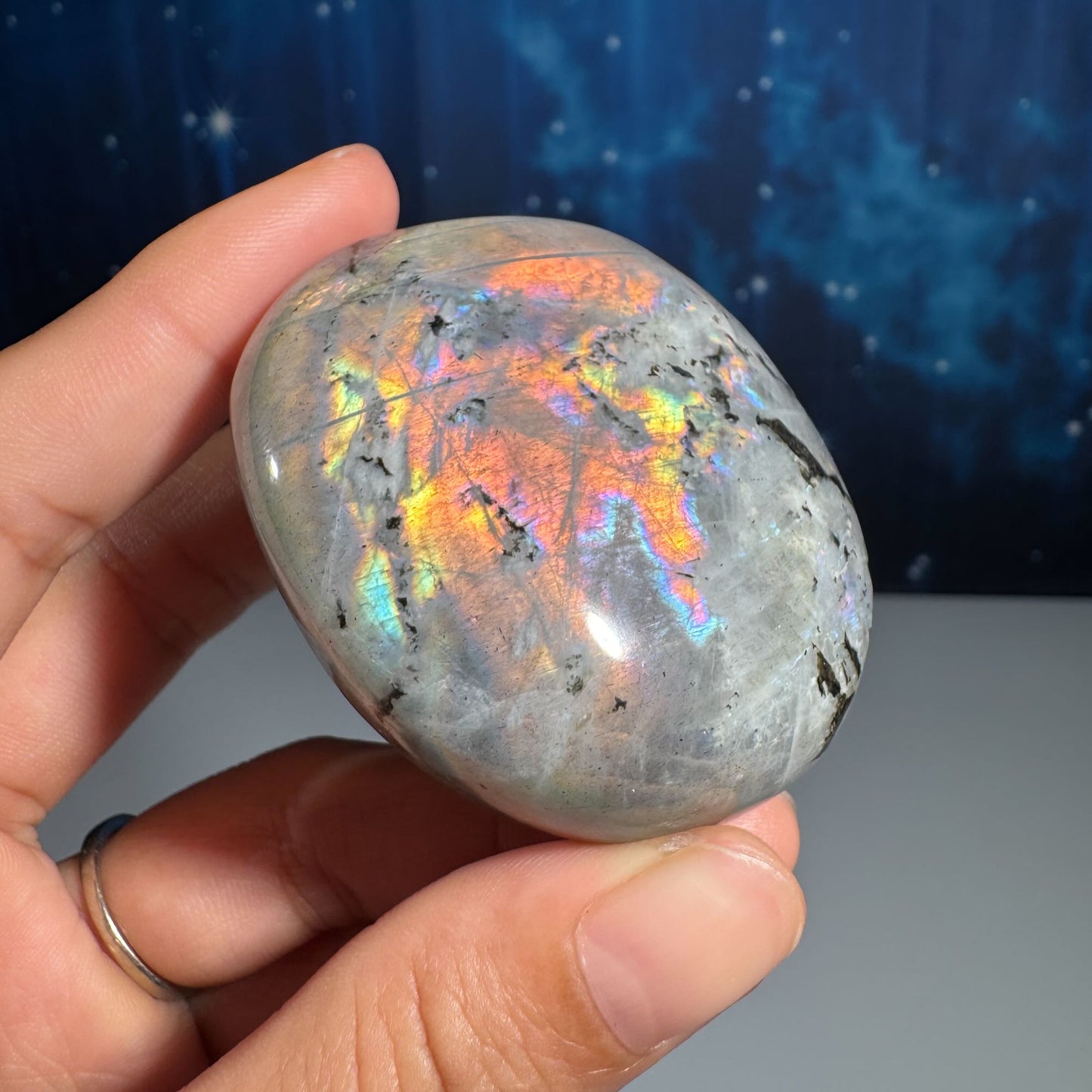 Labradorite palm stone