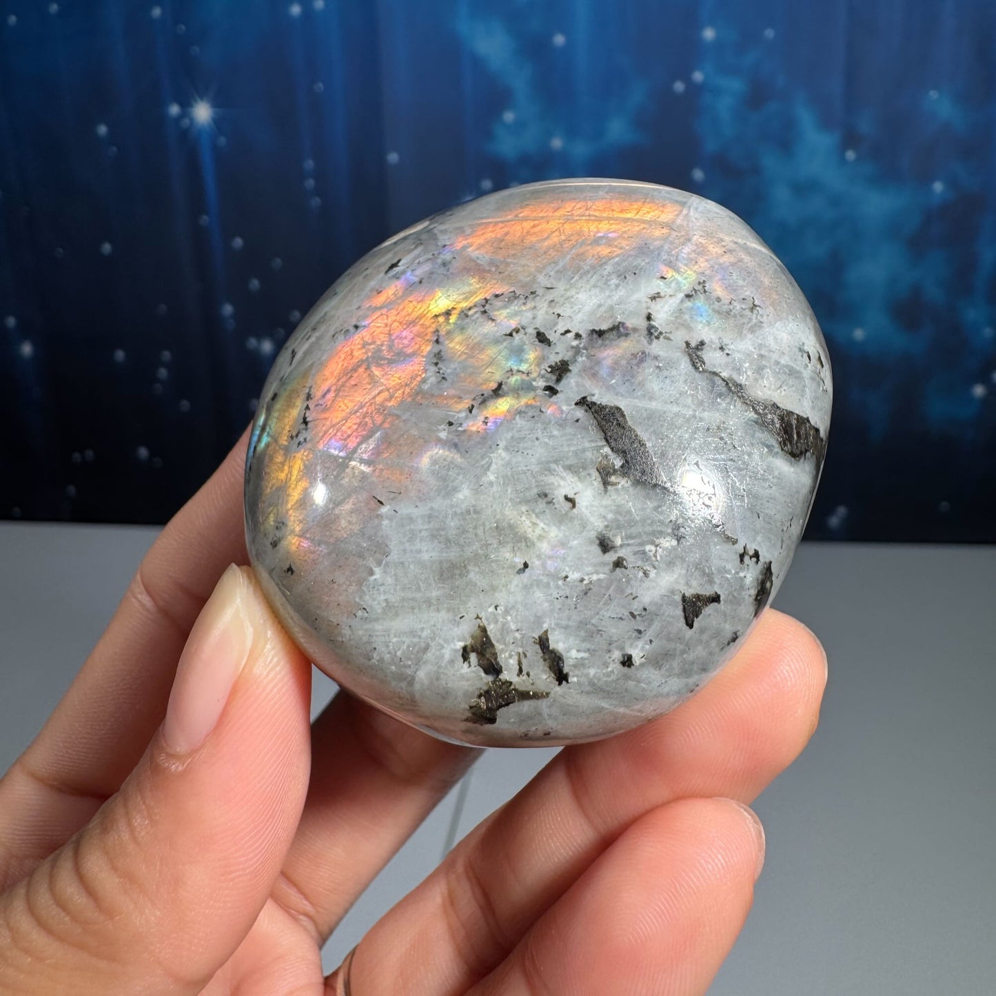 Labradorite palm stone