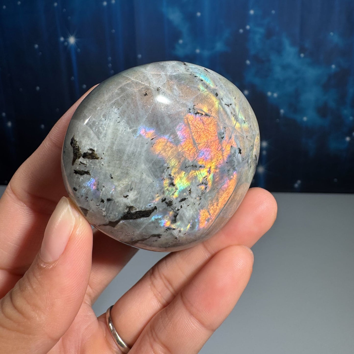 Labradorite palm stone