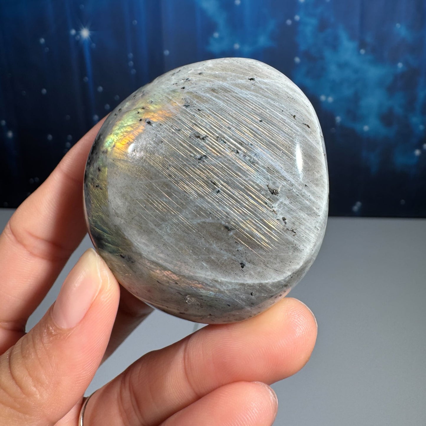 Labradorite palm stone