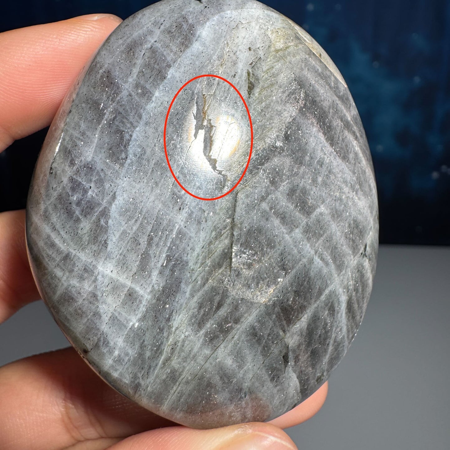 Labradorite palm stone