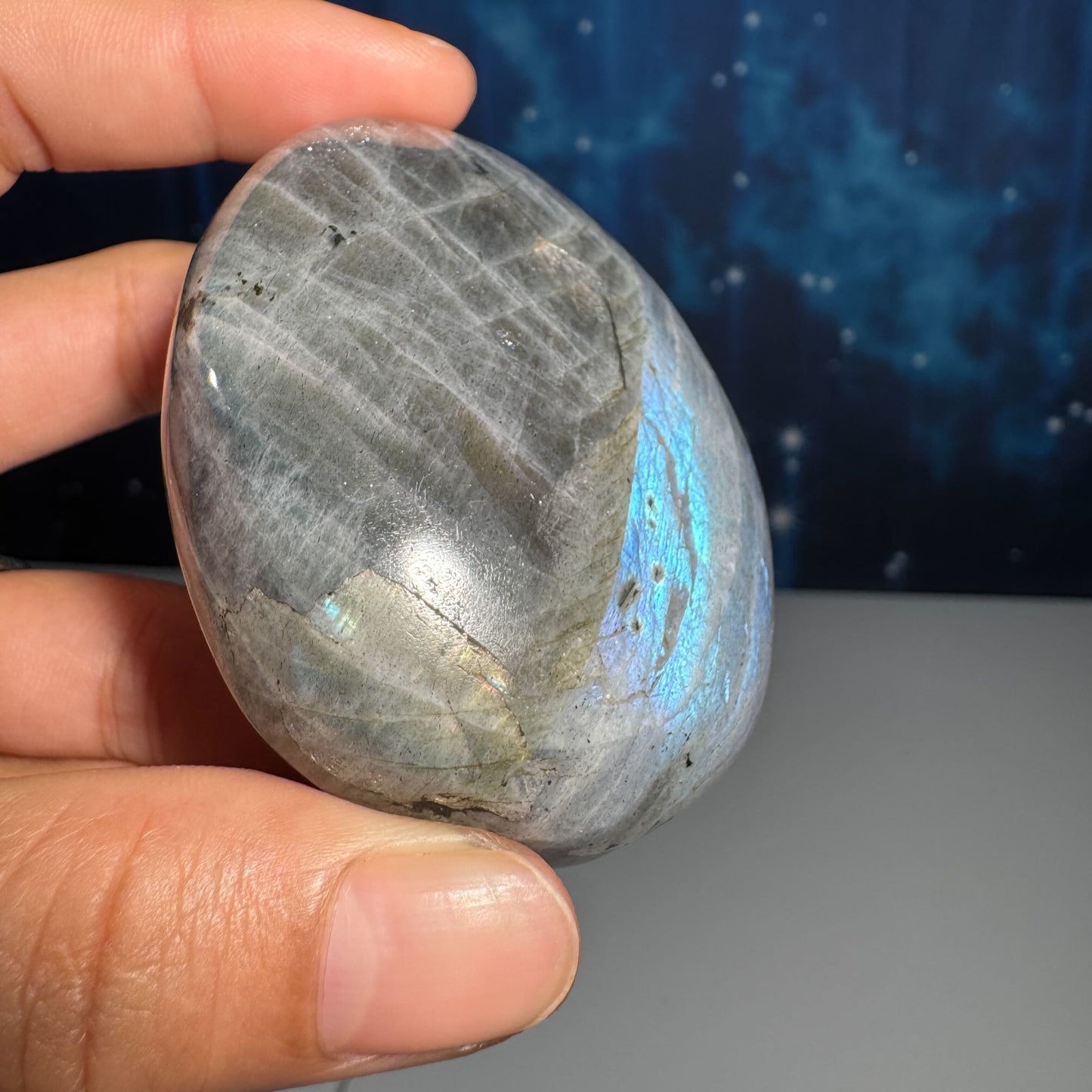Labradorite palm stone