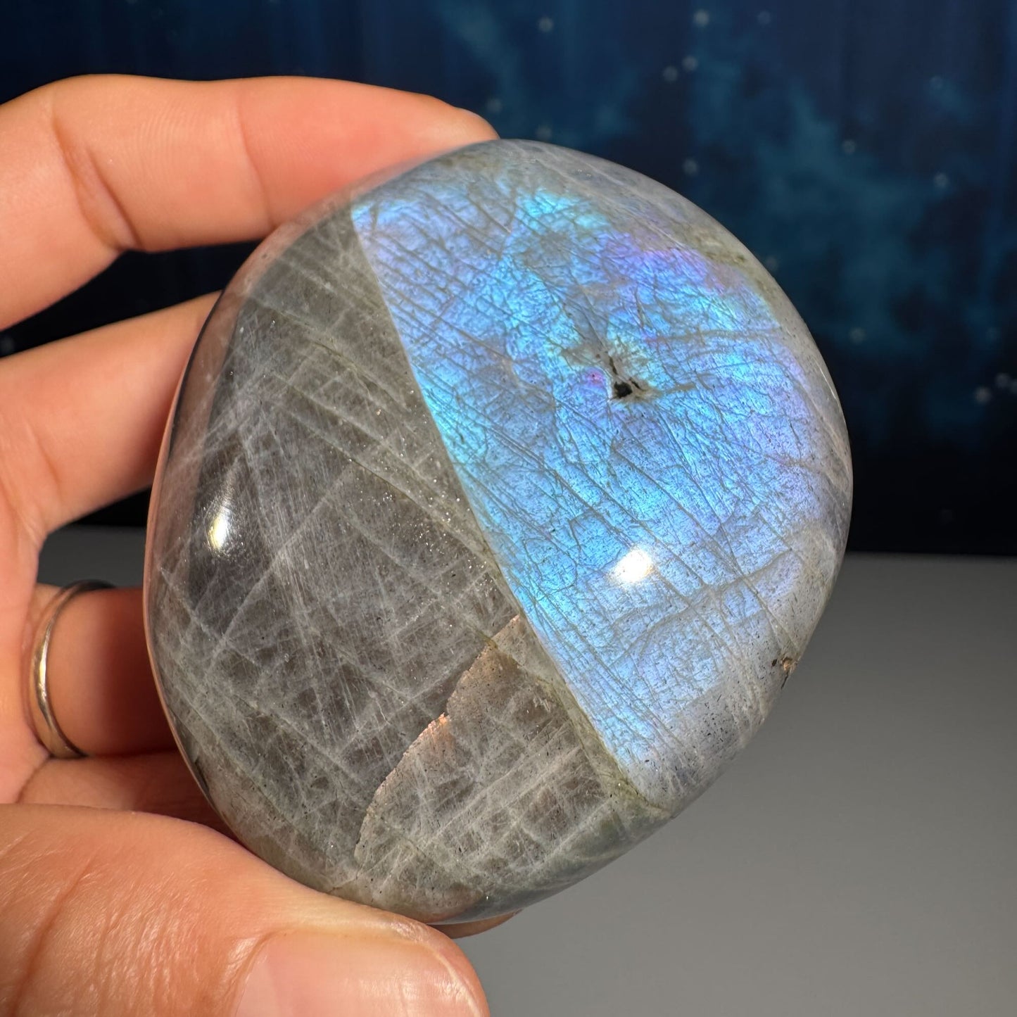 Labradorite palm stone