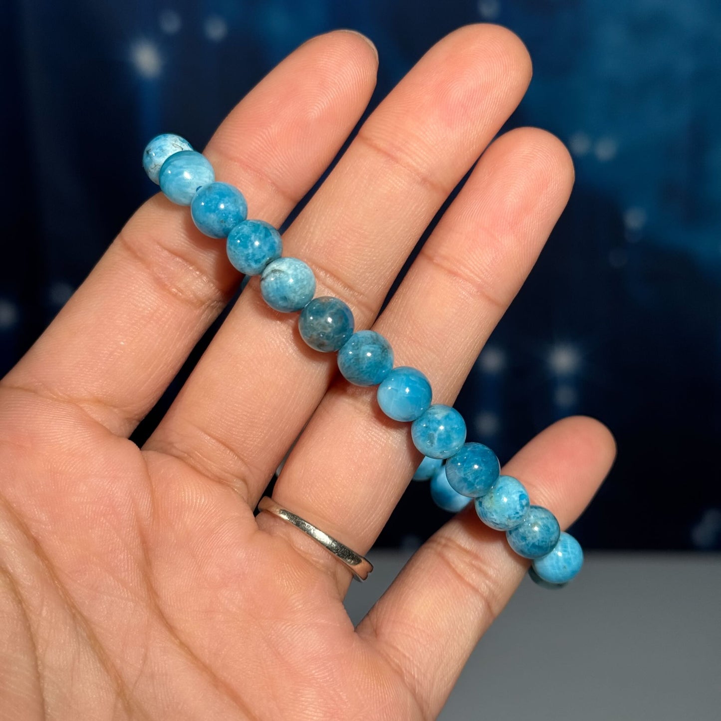 One (1) Blue Apatite bracelet – stretchy | 7mm beads | lower quality