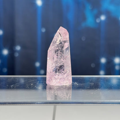 Amethyst mini point – 3/4″ × 3/4″ × 1 5/8″ - 0.7 oz