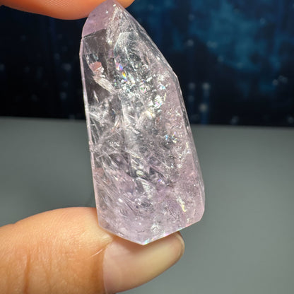 Amethyst mini point – 3/4″ × 3/4″ × 1 5/8″ - 0.7 oz