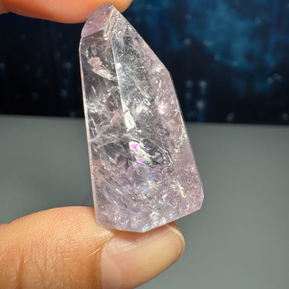 Amethyst mini point – 3/4″ × 3/4″ × 1 5/8″ - 0.7 oz