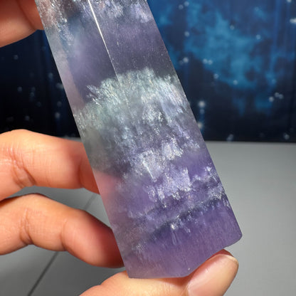 Candy Fluorite point 1 1/8 × 1 × 3 in - 3.7 oz