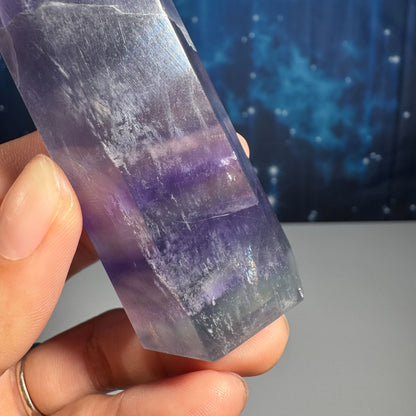 Candy Fluorite point 1 1/4 × 1 1/8 × 3 1/4 in - 5.1 oz