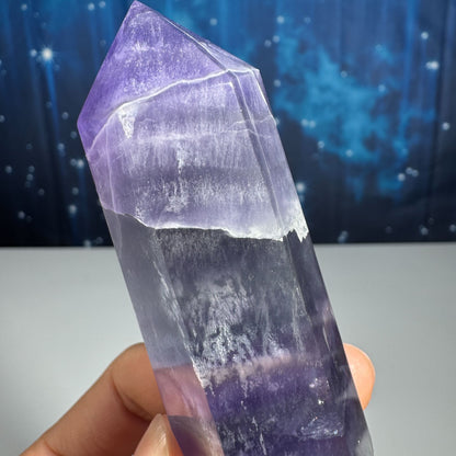 Candy Fluorite point 1 1/4 × 1 1/8 × 3 1/4 in - 5.1 oz