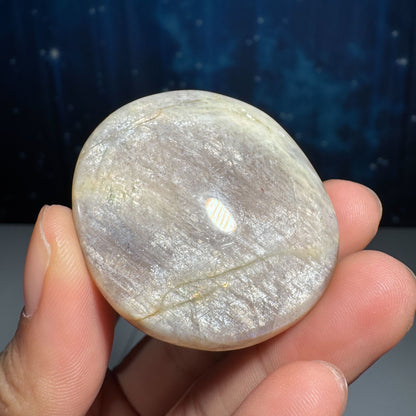 Belomorite palm stone - 1 7/8 × 1 5/8 × 5/8 in - 1.6 oz