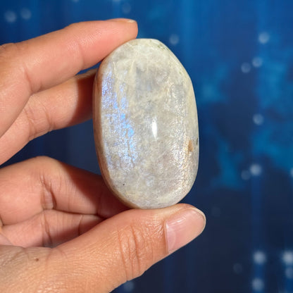 Belomorite palm stone - 2 1/4 × 1 3/8 × 7/8 in - 2.2 oz