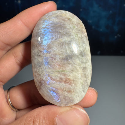 Belomorite palm stone - 2 1/4 × 1 3/8 × 7/8 in - 2.2 oz