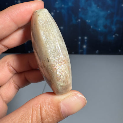 Belomorite palm stone - 2 1/4 × 1 3/8 × 7/8 in - 2.2 oz