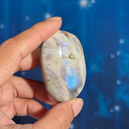 Russian Moonstone with Sunstone Palm Stone – Belomorite • 0.060 kg