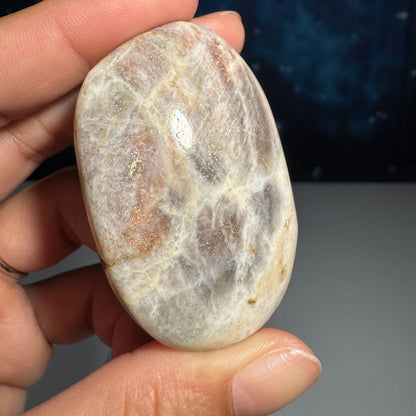 Russian Moonstone with Sunstone Palm Stone – Belomorite • 0.060 kg