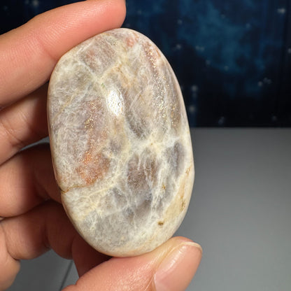 Russian Moonstone with Sunstone Palm Stone – Belomorite • 0.060 kg