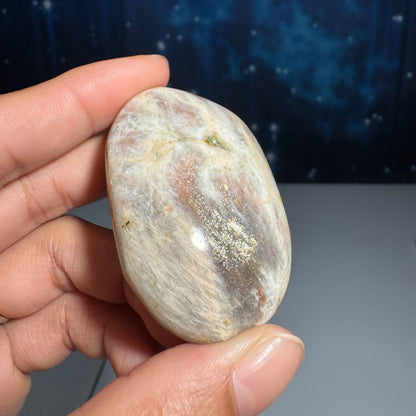 Russian Moonstone with Sunstone Palm Stone – Belomorite • 0.060 kg