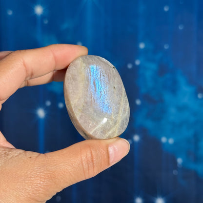 Belomorite palm stone 2 1/8 × 1 1/2 × 7/8 in - 2.4 oz